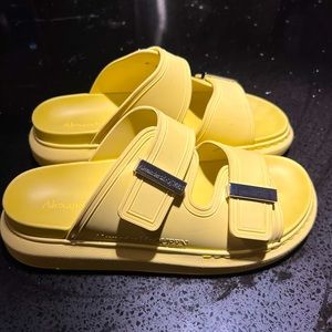 Alexander McQueen Oversized Slide Sandals Women’s Size 9 US, 39 EU